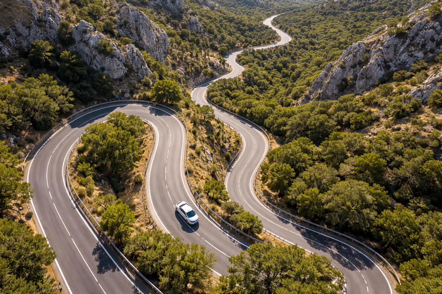 Itinerario interno con paesaggio montano vicino Malaga